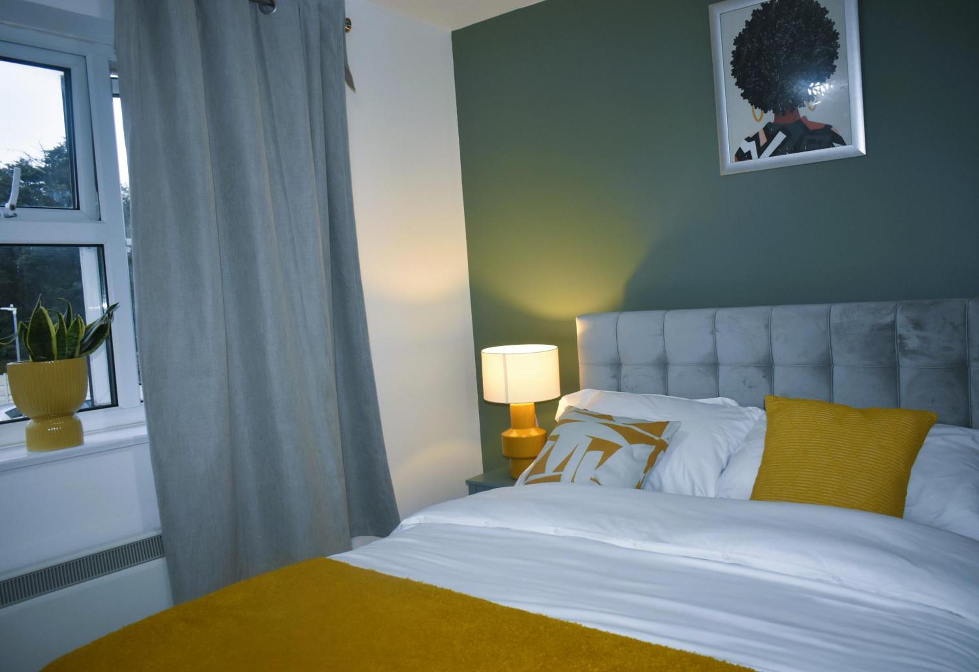 Luxury 2 Bed House With 3 Beds,3 Free Parking Lot In Dartford Near Town Centre, Adjacent Bus Stop, Train Station, Bluewater Mall, 25Mins To London City Airport,20 Miles From Central London Экстерьер фото