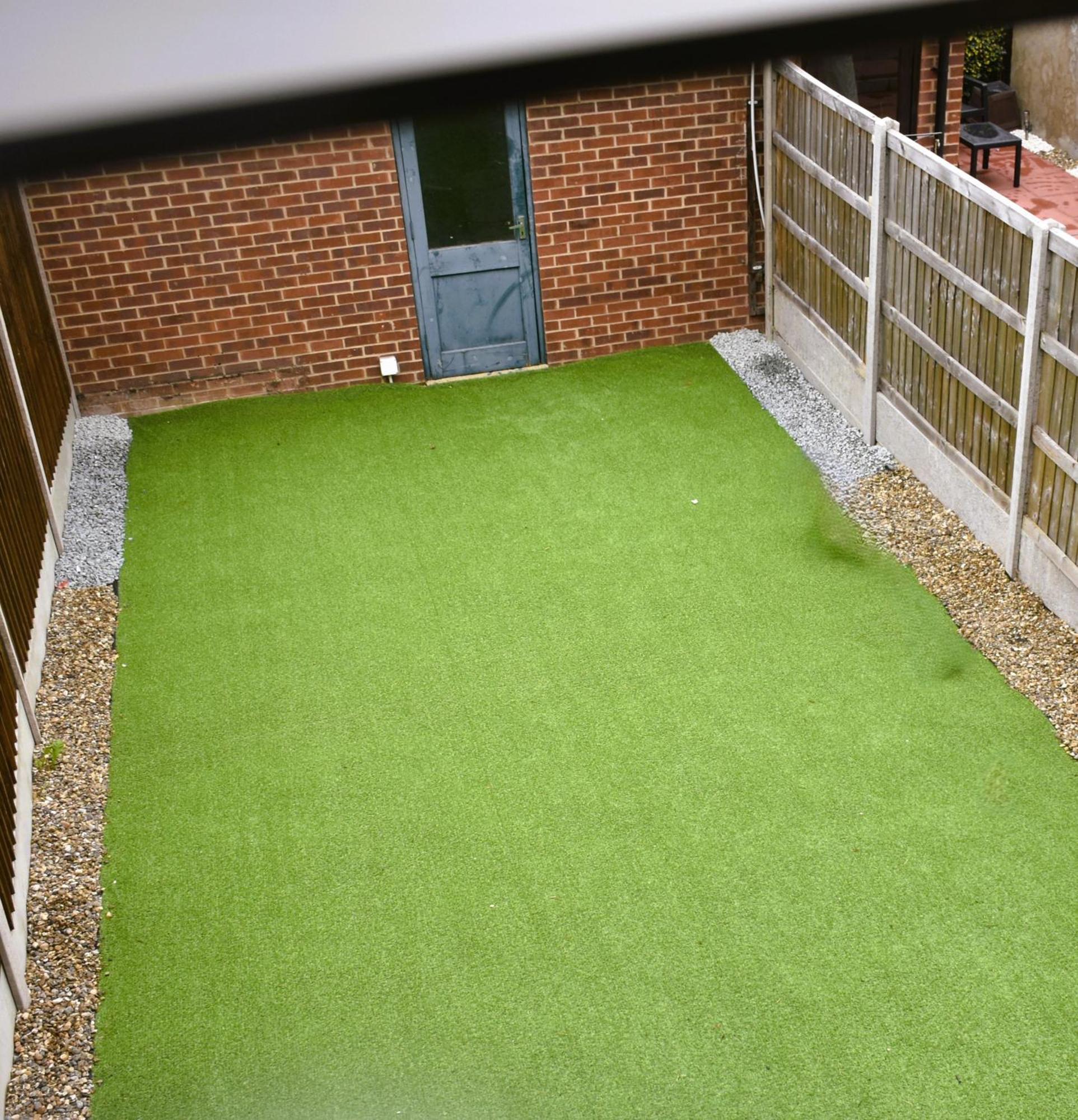 Luxury 2 Bed House With 3 Beds,3 Free Parking Lot In Dartford Near Town Centre, Adjacent Bus Stop, Train Station, Bluewater Mall, 25Mins To London City Airport,20 Miles From Central London Экстерьер фото